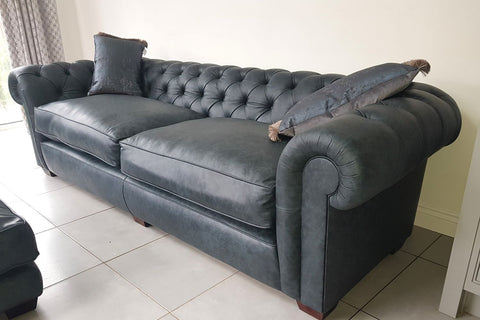 Chesterfield_St._George_sofa_in_leather