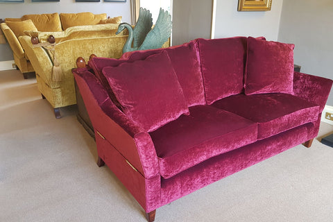 Stowe_Knole_sofa_cerise