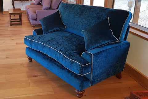 Winchester_sofa_velvet_blue