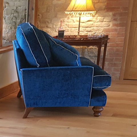 Winchester_sofa_velvet_blue