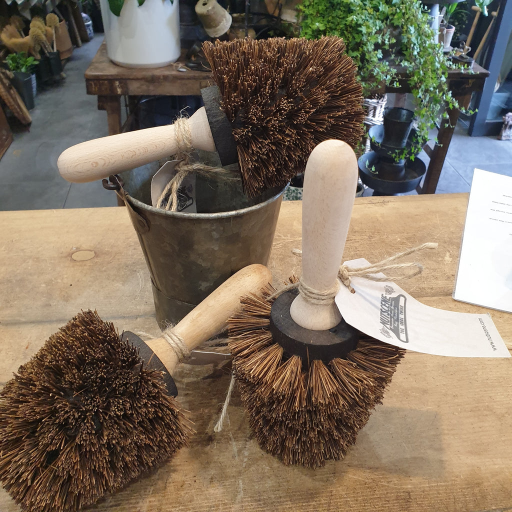 Redecker Corner Scrub Brush: Official Stockist