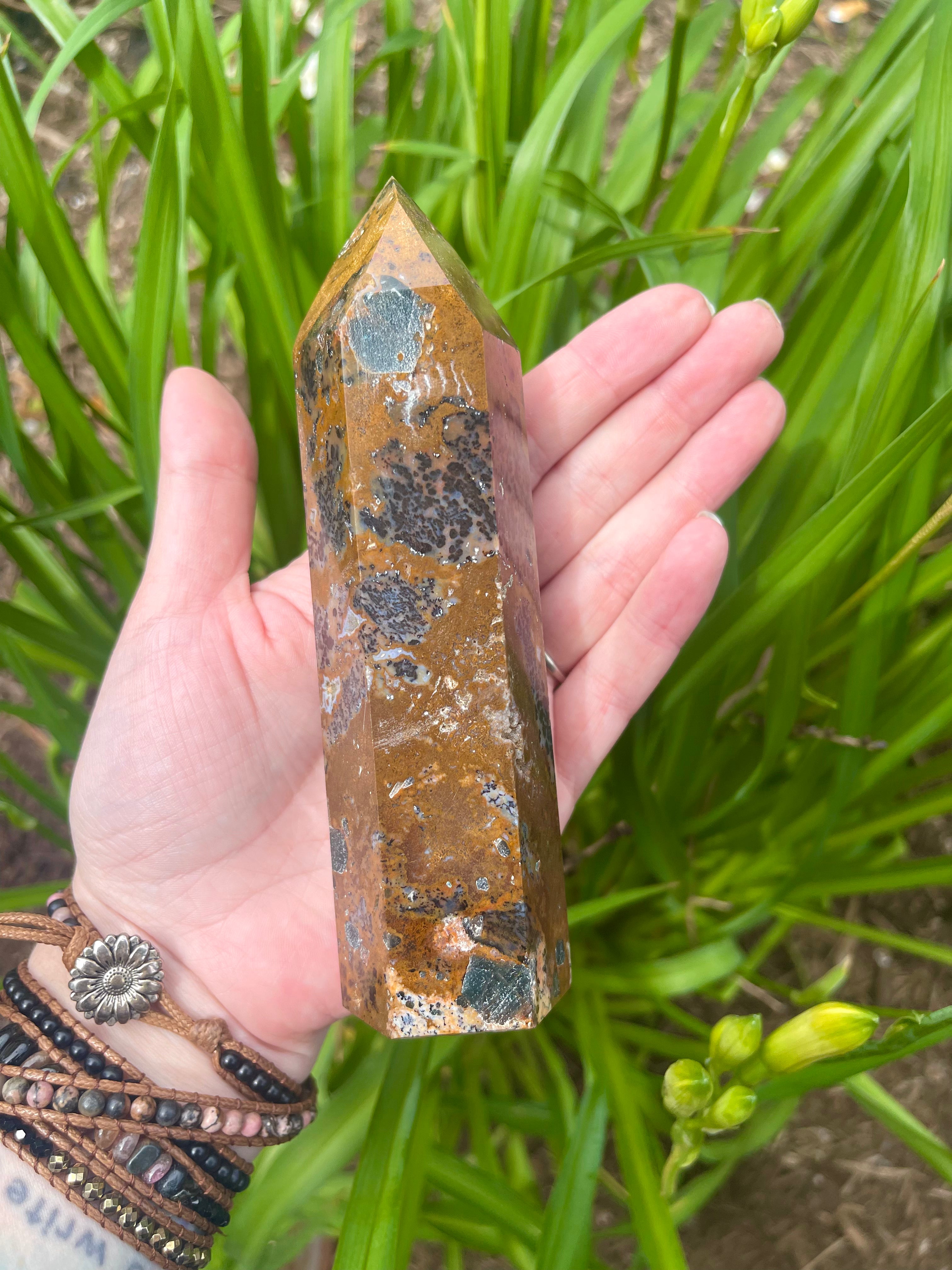 Apatite in Dendritic Agate Tower