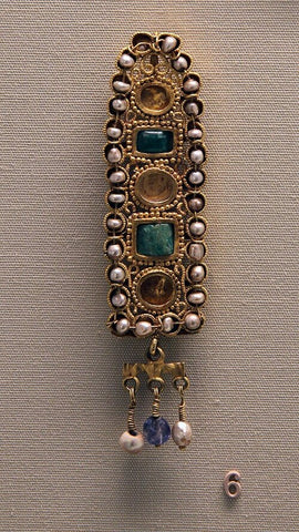 Ancient Golden Hair Ornament With Pearl