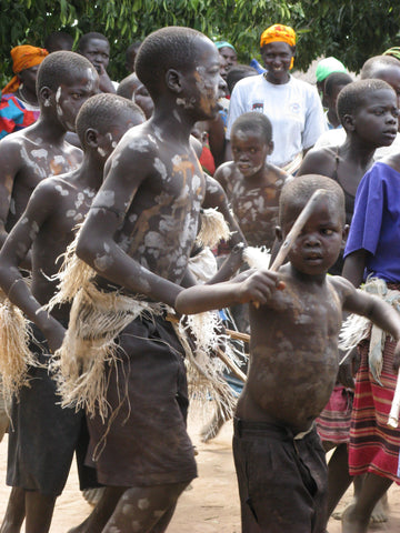 Pearls of Africa Impressionen Uganda Tanzende Kinder