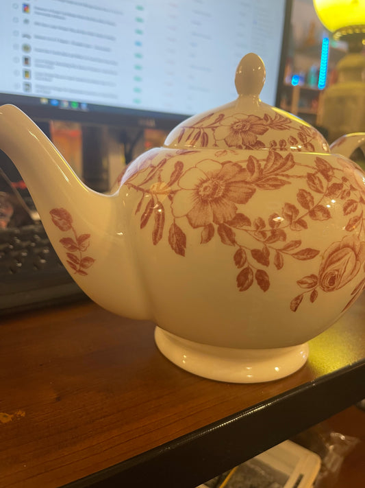 Fiesta 44oz Teapot | White