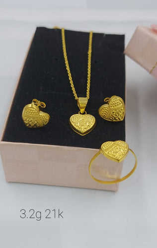 21K Saudi Gold Set Of Delicate Earrings, Necklace and Ring 3.7 Grams  (TX287)