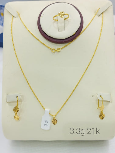 21K Saudi Gold Set Of Delicate Earrings, Necklace and Ring 3.7 Grams  (TX287)