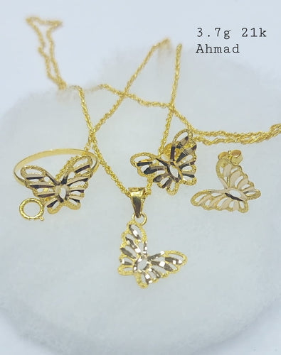 21K Saudi Gold Set Of Delicate Earrings, Necklace and Ring 3.7 Grams  (TX287)