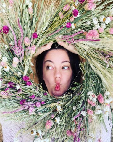 Unveiling the Secret Gardens: Celebrities' Go-To for Flowers and Dried Wreaths