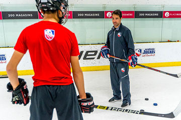 Mini jeu de hockey – L'avant gardiste