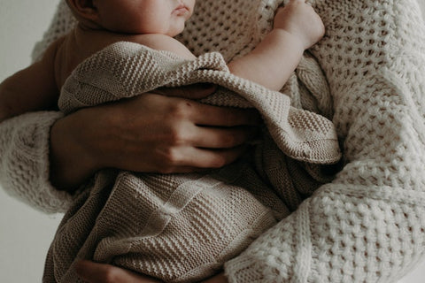 5 Tips for Keeping Your Baby Warm On Cold Nights