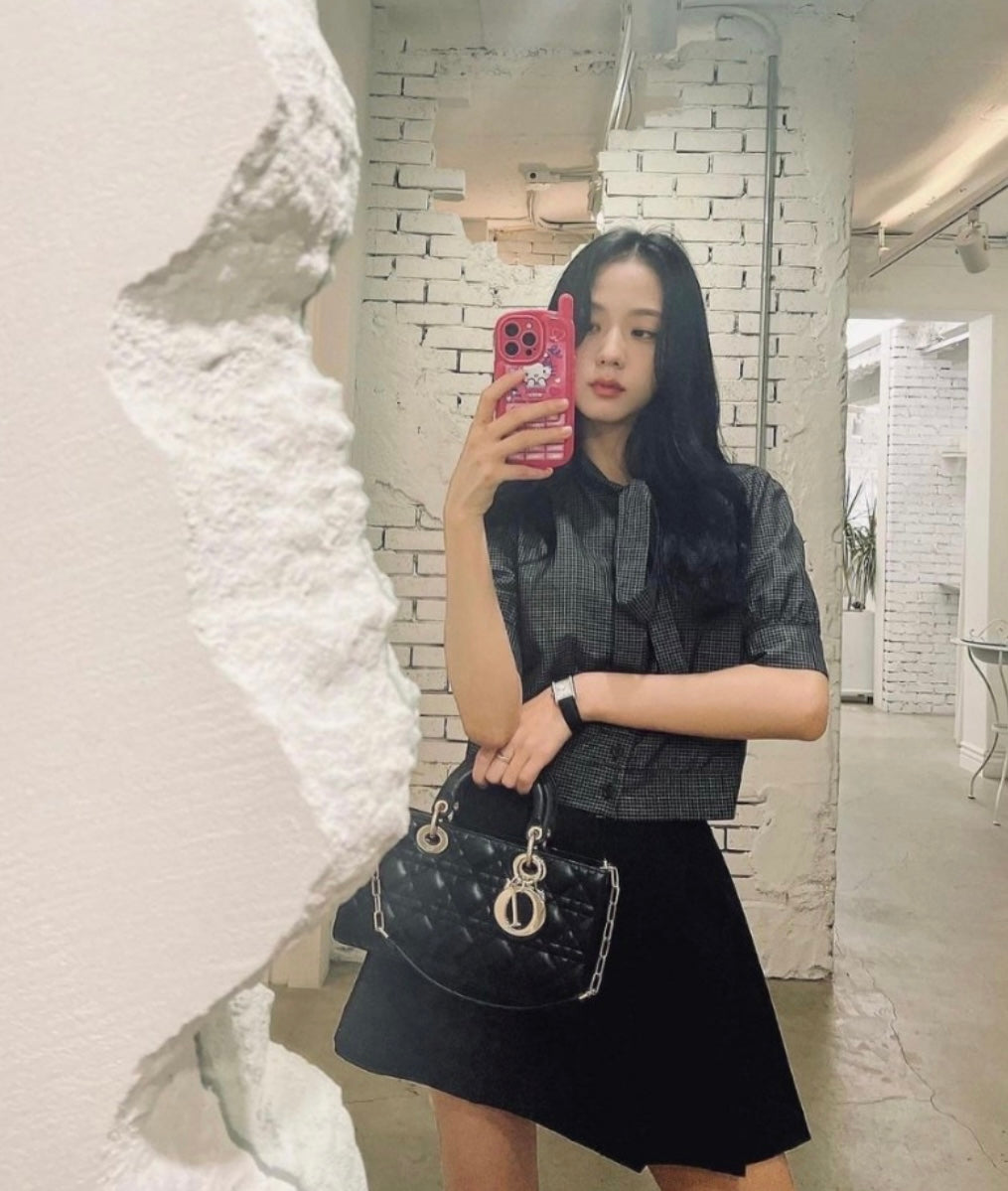 BLACKPINK's Jisoo Used Her Hello Kitty Phone Case as a Pop of