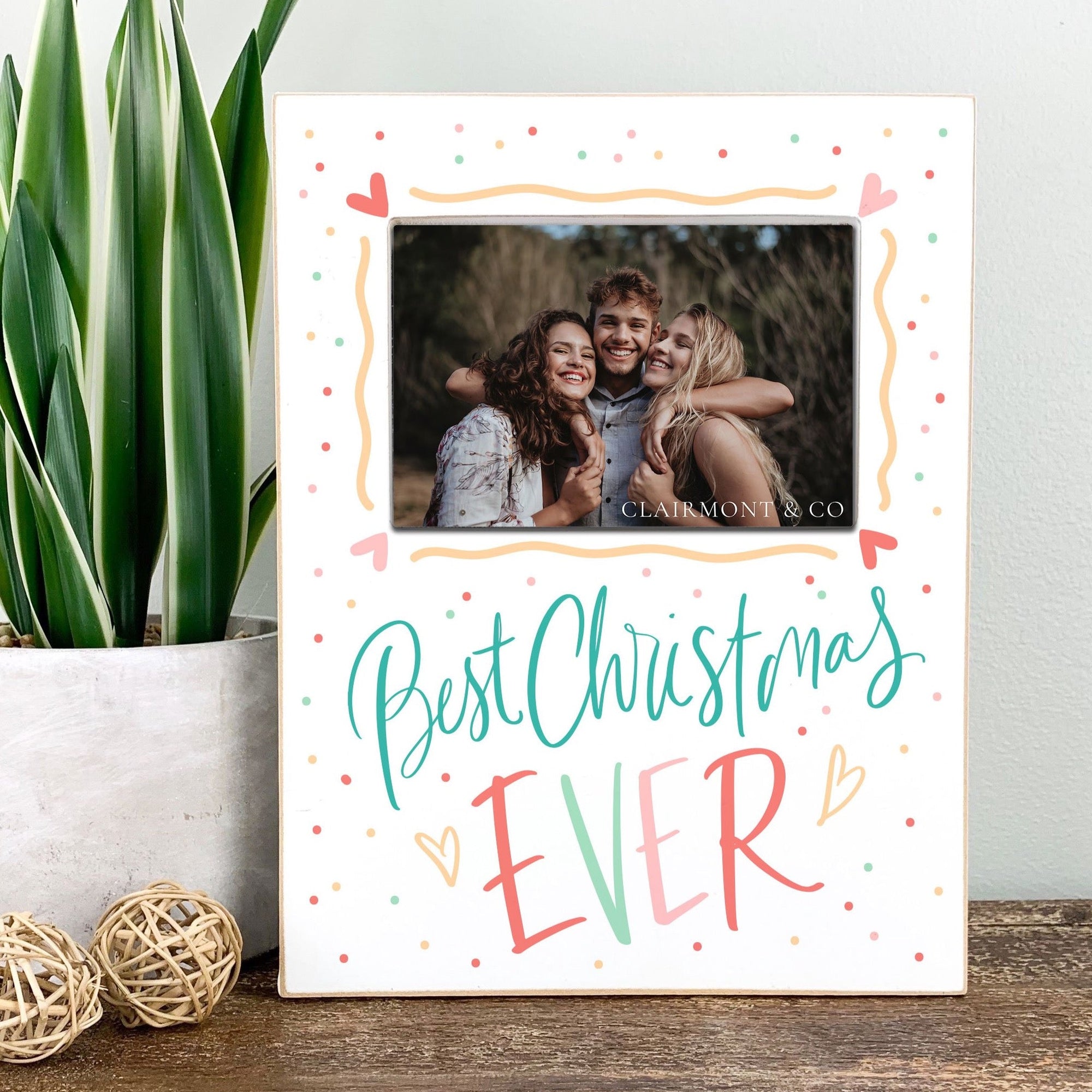 https://cdn.shopify.com/s/files/1/0493/4044/8932/products/picture-frame-best-christmas-ever-4x6-photo-frame-wood-photo-frame-the-warehouse-studio-823086_2000x.jpg?v=1654626054