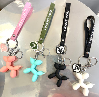 BALLOON DOG KEYCHAIN — Colorful Natalie