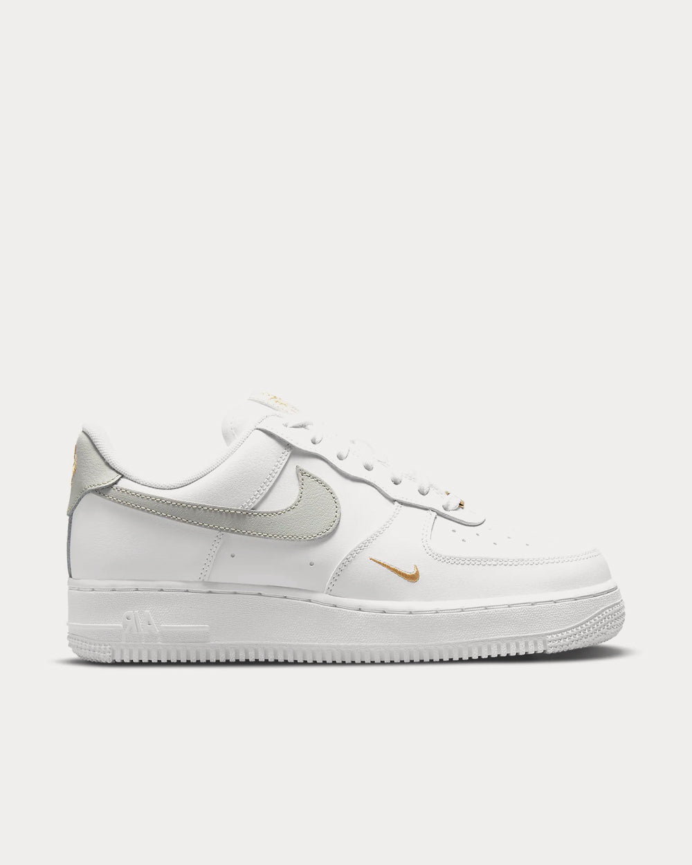 amanecer Comida granja Nike Air Force 1 '07 Essential White / Light Silver Low Top Sneakers -  Sneak in Peace