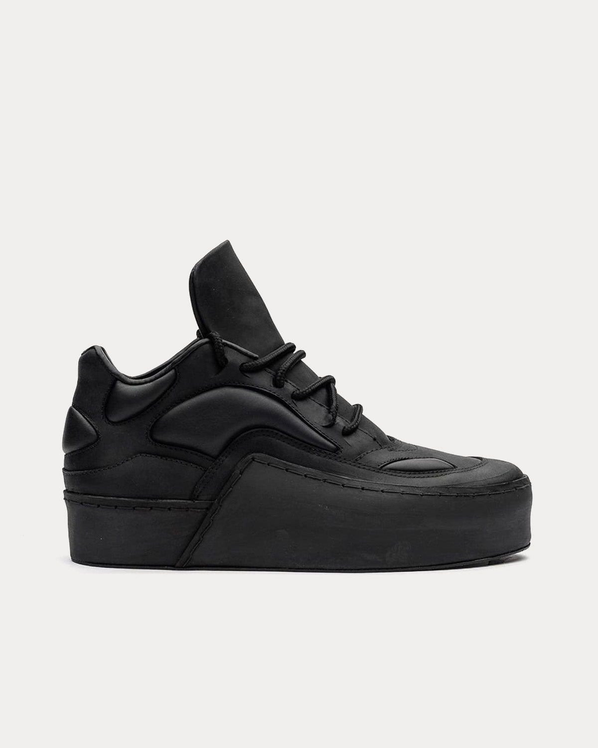 Akme Unaltd-05 Black Low Top Sneakers - Sneak in Peace