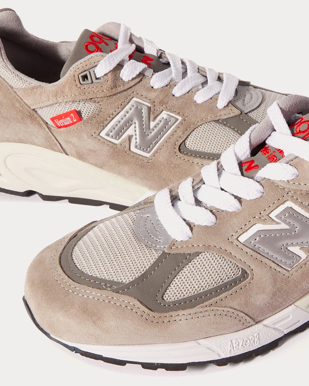 New Balance M990v2 Beige Low Top Sneakers - Sneak in Peace