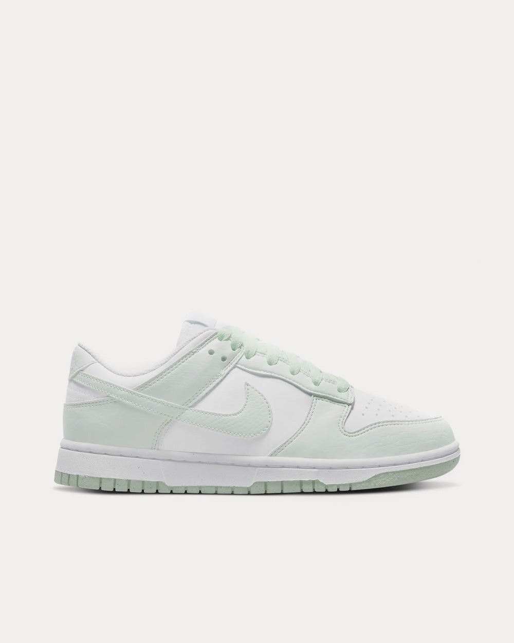 w nike dunk low next nature