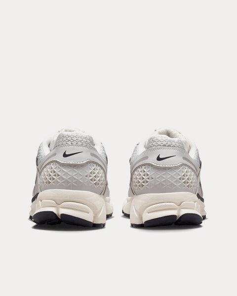 Nike Zoom Vomero 5 Photon Dust / Metallic Silver Low Top Sneakers ...