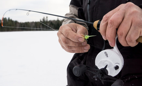 Check out our foolproof fishing gear checklist before you step on the ice!  📋 Equipped with the right gear, even first-timers can turn