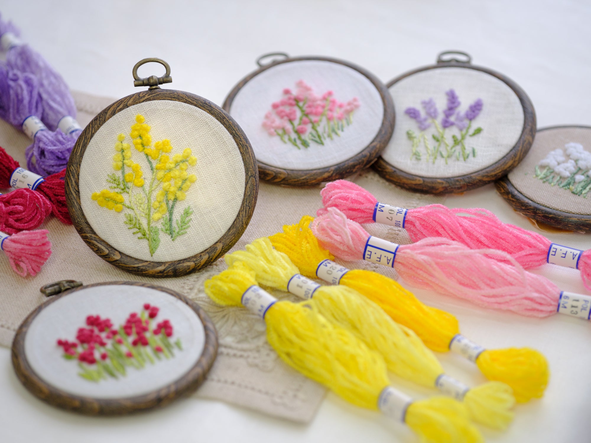 モール刺繍糸を用いた花刺繍 – Art Fiber Endo