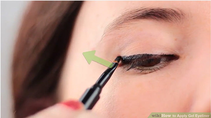 Bước 2: Làm cho đôi mắt của bạn trông dài hơn