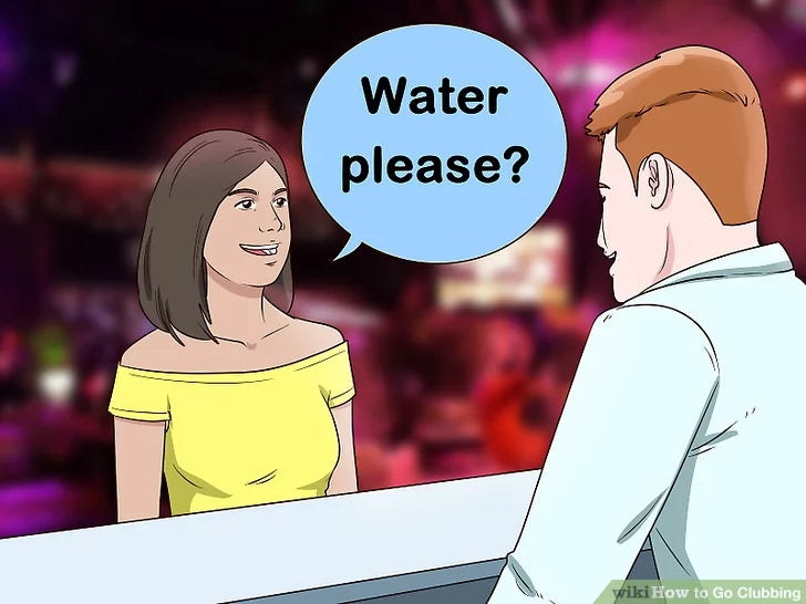 Bước 4: Đừng ngại gọi nước tại quầy bar.