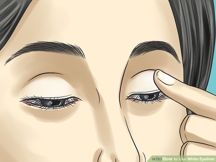 Bước 1: Dùng ngón tay hoặc cọ nhỏ thoa kem lót mắt