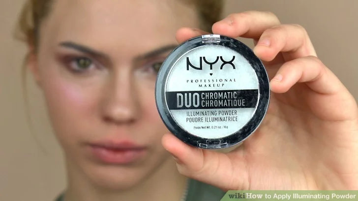 Bước 1: Chọn màu bạc nếu bạn có làn da trắng.