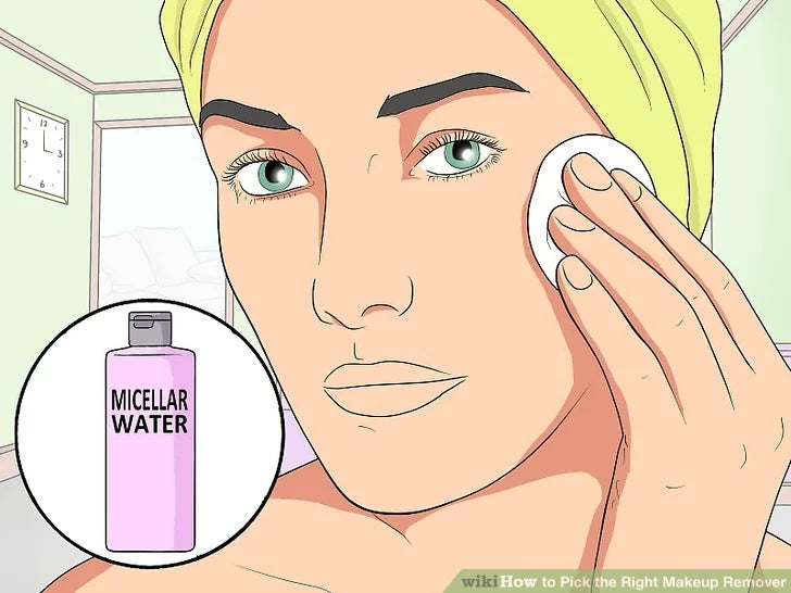 Bước 2: Hãy thử nước tẩy trang siêu nhẹ (micellar water).