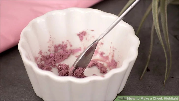 Bước 5: Tiếp tục trộn cho đến khi hỗn hợp đạt được độ sệt, khô.