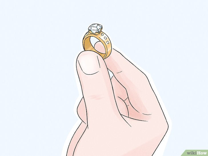 Bước 7: Nếu bạn đã quyết định cầu hôn bạn gái, bạn cần phải chuẩn bị một chiếc nhẫn phù hợp.
