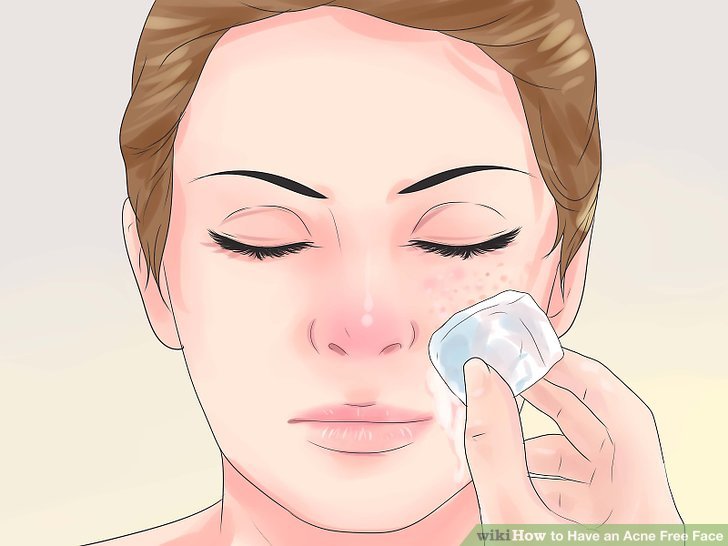 Bước 18: Lặp lại quá trình chườm đá lạnh cho tất cả các vùng da mụn trên khuôn mặt