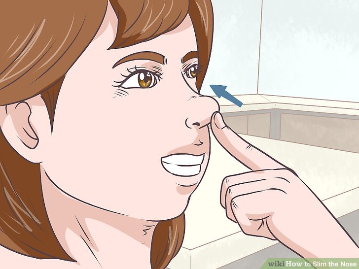 Bước 2: Cười và ấn tay lên mũi để cơ mũi hoạt động.