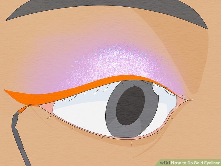 Bước 4: Kẻ viền trên mi mắt bằng bút kẻ mắt màu cam neon.