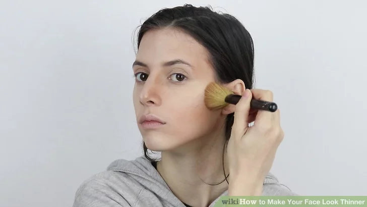 Bước 10: Để có một lớp trang điểm đẹp và tự nhiên, bạn cần chọn cọ phấn phù hợp với khuôn mặt của bạn.