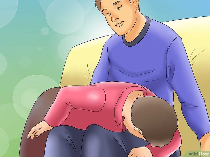 Bước 3: Cho trẻ cúi gập người trên đầu gối của bạn.
