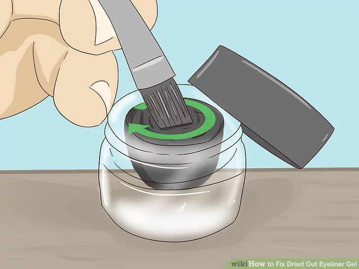 Bước 3: Trộn dầu vào eyeliner của bạn.