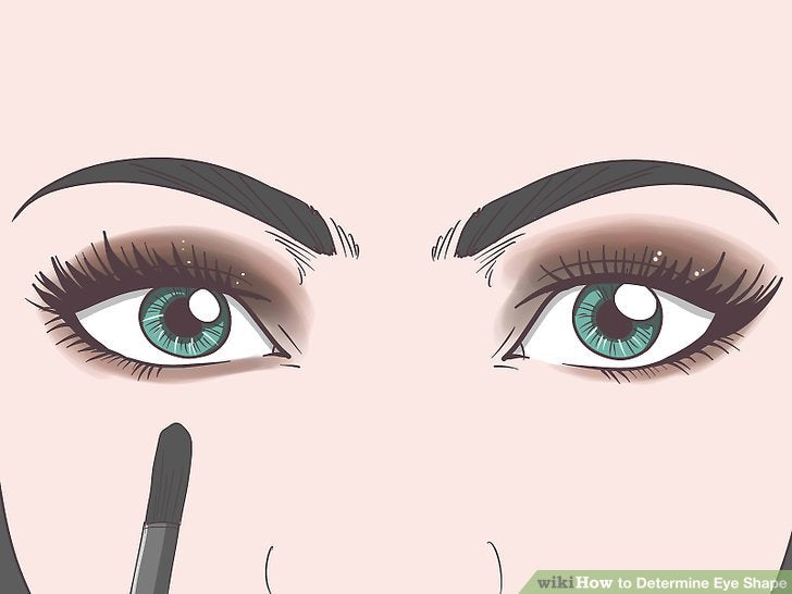 Nhấn mạnh độ nghiêng của đôi mắt hếch với phấn mắt màu khói