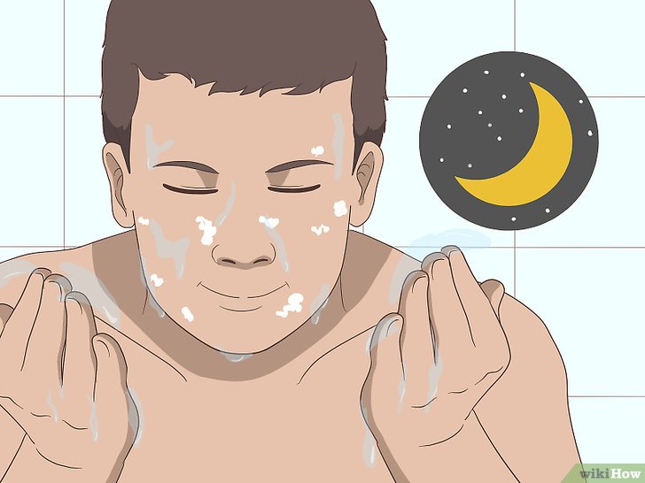 Bước 2: Một trong những cách đơn giản nhất để làm se khít lỗ chân lông là rửa mặt trước khi đi ngủ.