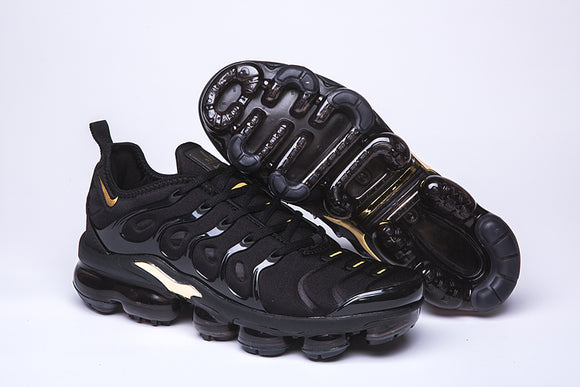 nike air vapormax plus black and gold