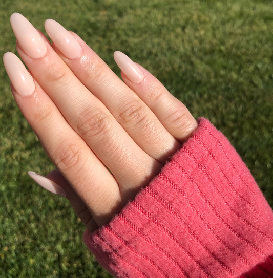 Với Perfectly Pressed Nails, không còn tình trạng móng tái tạo sau thời gian ngắn.  Nói không với việc lột móng cũng như đâm thủng móng, sản phẩm này giúp bạn có vẻ đẹp đa sắc cảm mà không lo hại tay.