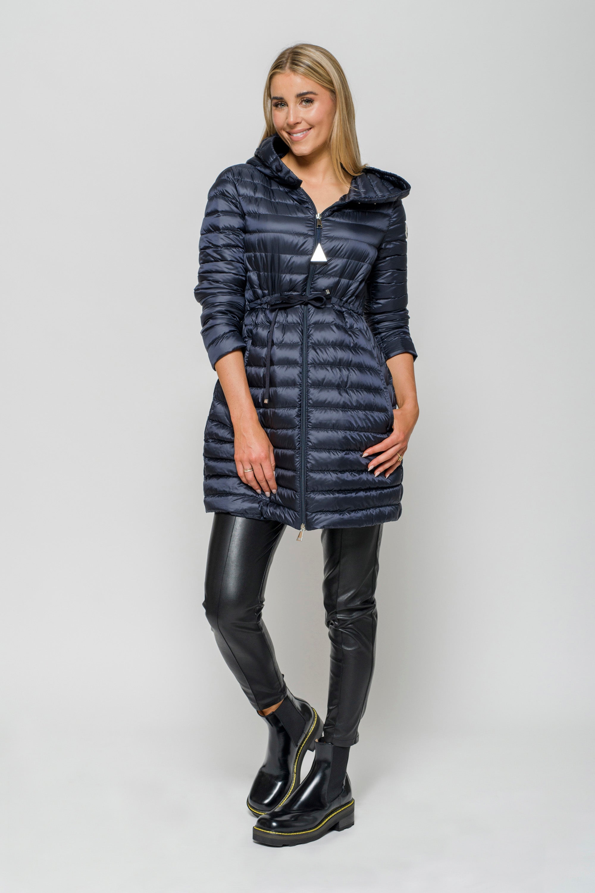 Moncler barbel quilted shop down hooded coat