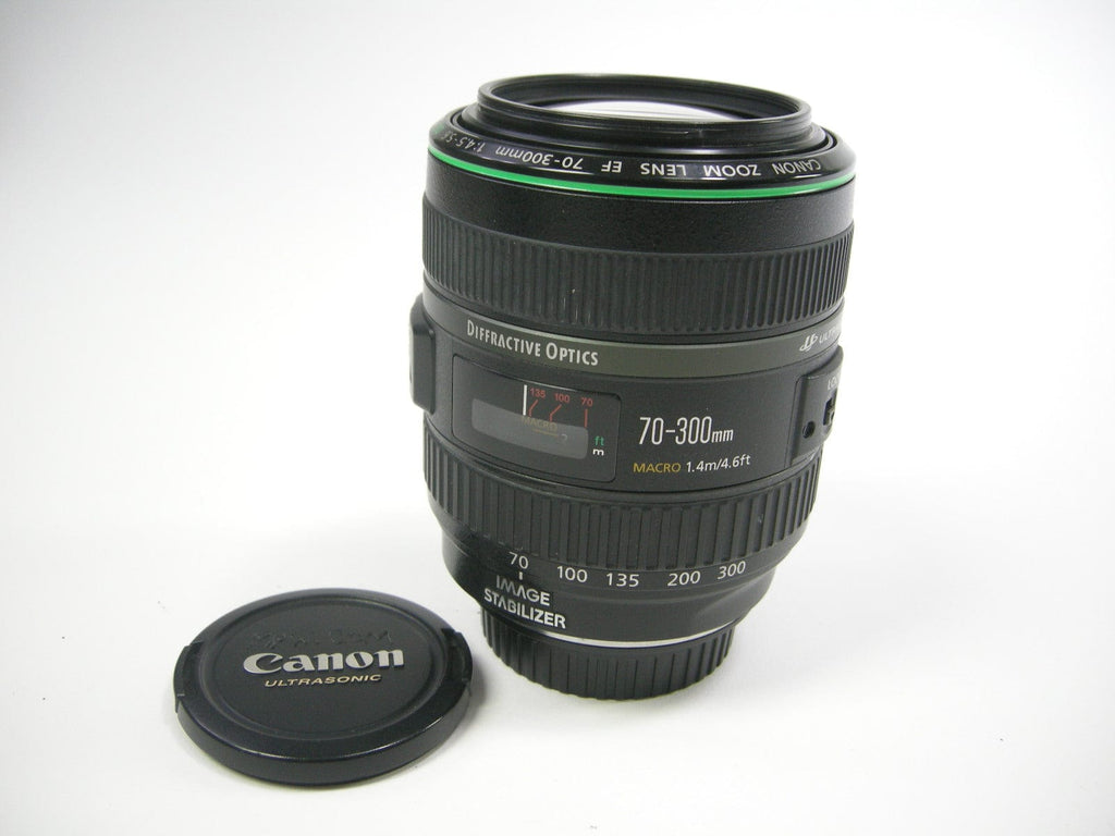 Canon EF Zoom 70-300mm f4.5-5.6 DO IS USM lens