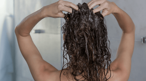 Comment faire pousser ses cheveux plus vite avec 5 Astuces