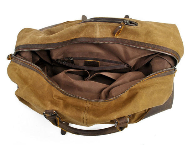 Sleek and versatile weekender travel bag with a retro vibe