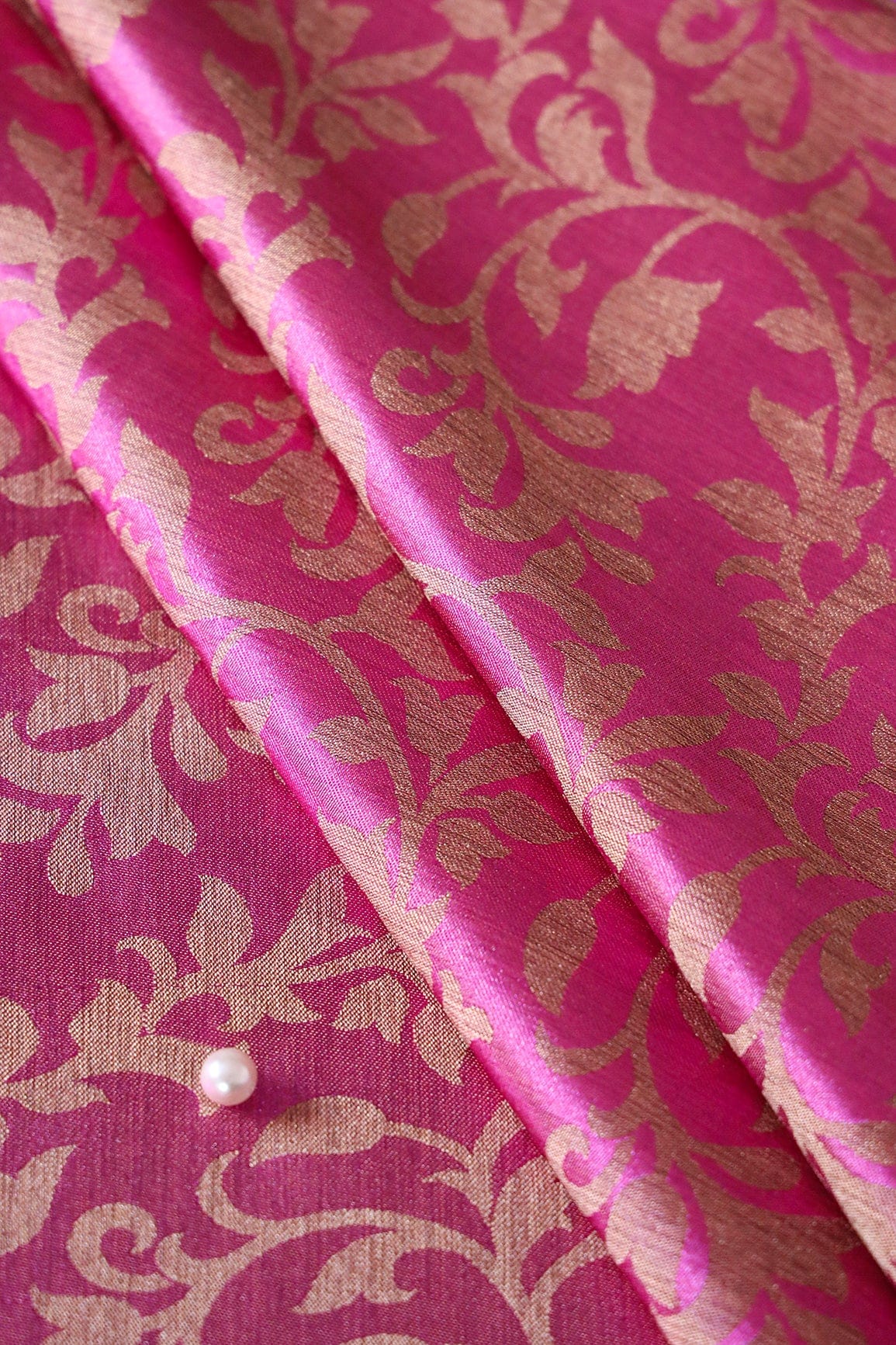 doeraa Banarasi Fabrics Fuchsia Leafy Silk Satin Jute Banarasi Jacquard Fabric