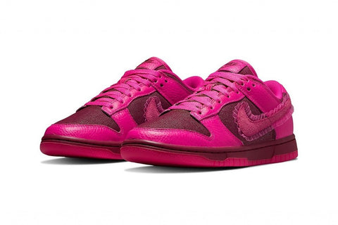 Nike ”Valentine’s Day” Dunk Low