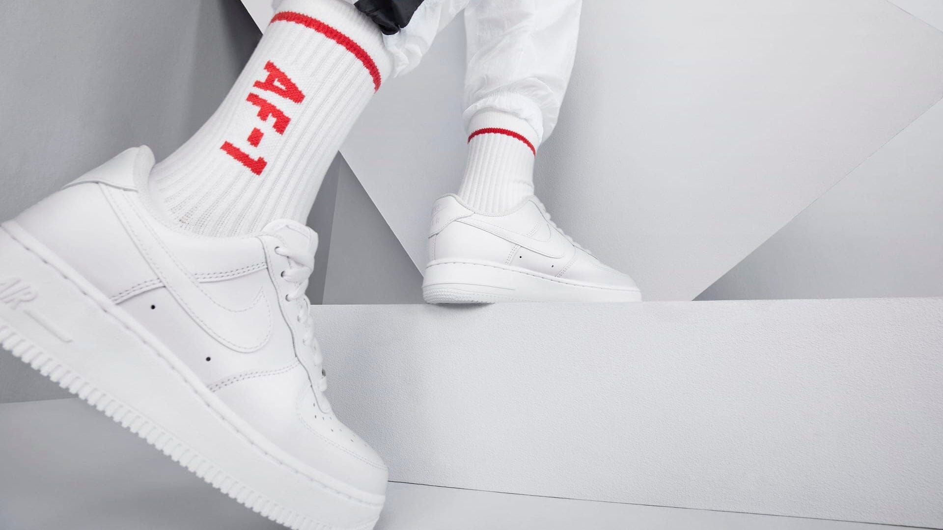 An Air Force 1 like NO OTHER! Nike x Off White Air Force 1 Mid On Foot  Review and How to Style 