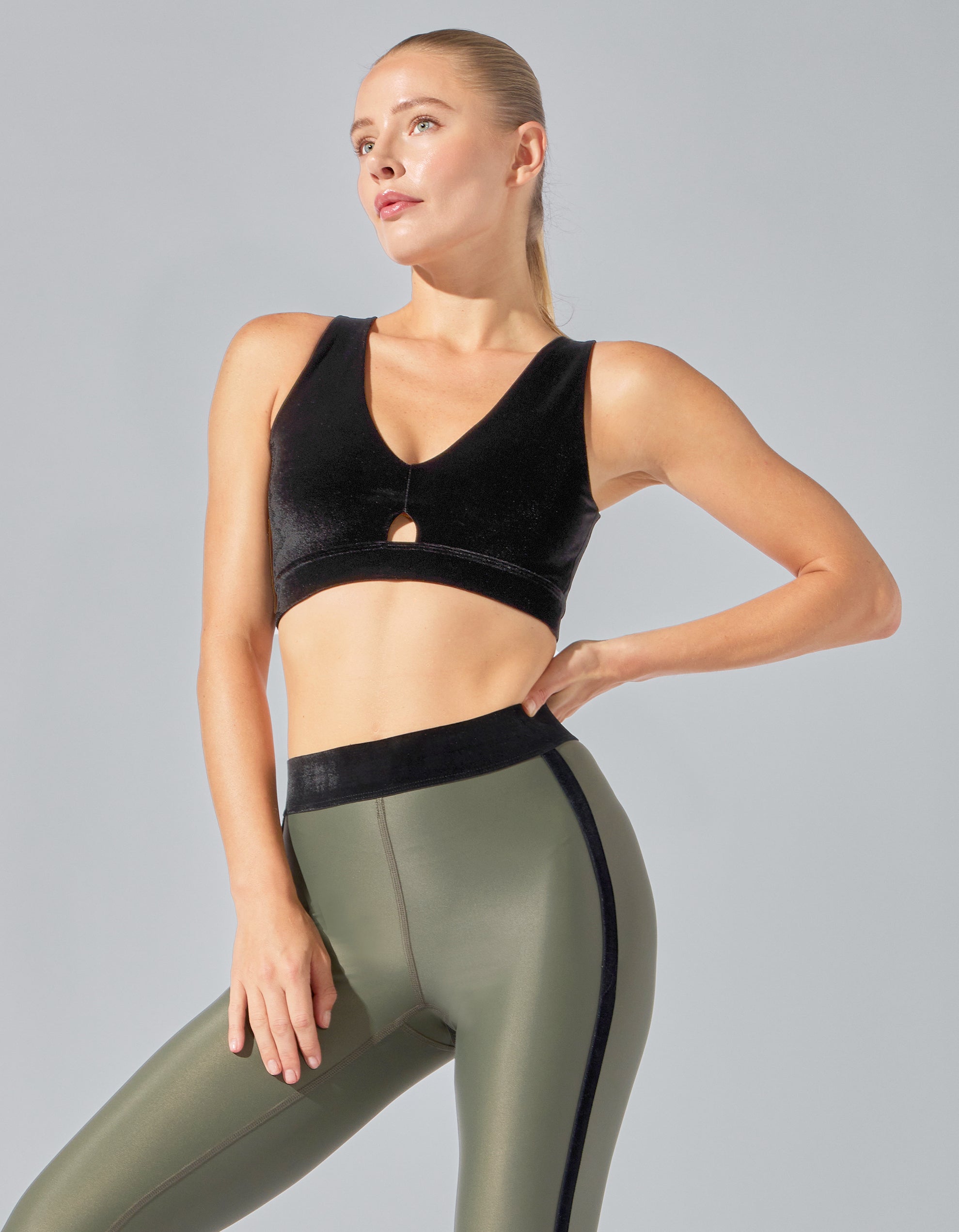 Heroine Sport Ribbed Velvet Bra [Taupe Velvet] – HEROINE SPORT